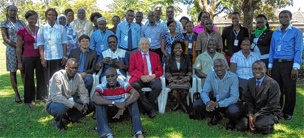 Die Seminargruppe mit dem Sternenfelser Professor Walther Specht (Mitte), seinem Kollegen Jonas Puhm und weiteren Mitstreitern.