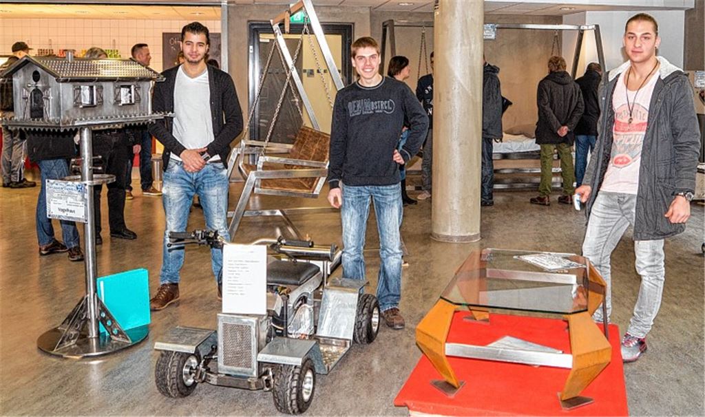 Die Sieger mit ihren spektakulären Konstruktionen.