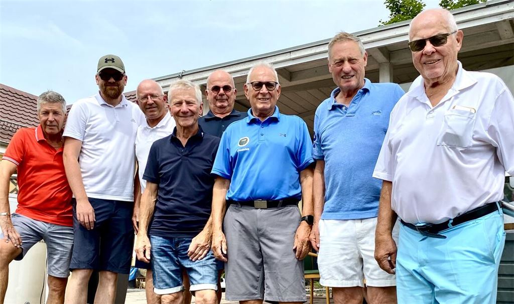 Die Sieger und Abteilungsleiter. Foto: privat