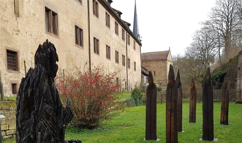 Die Skulptur „Kirchenleute“. Fotos: Weimper