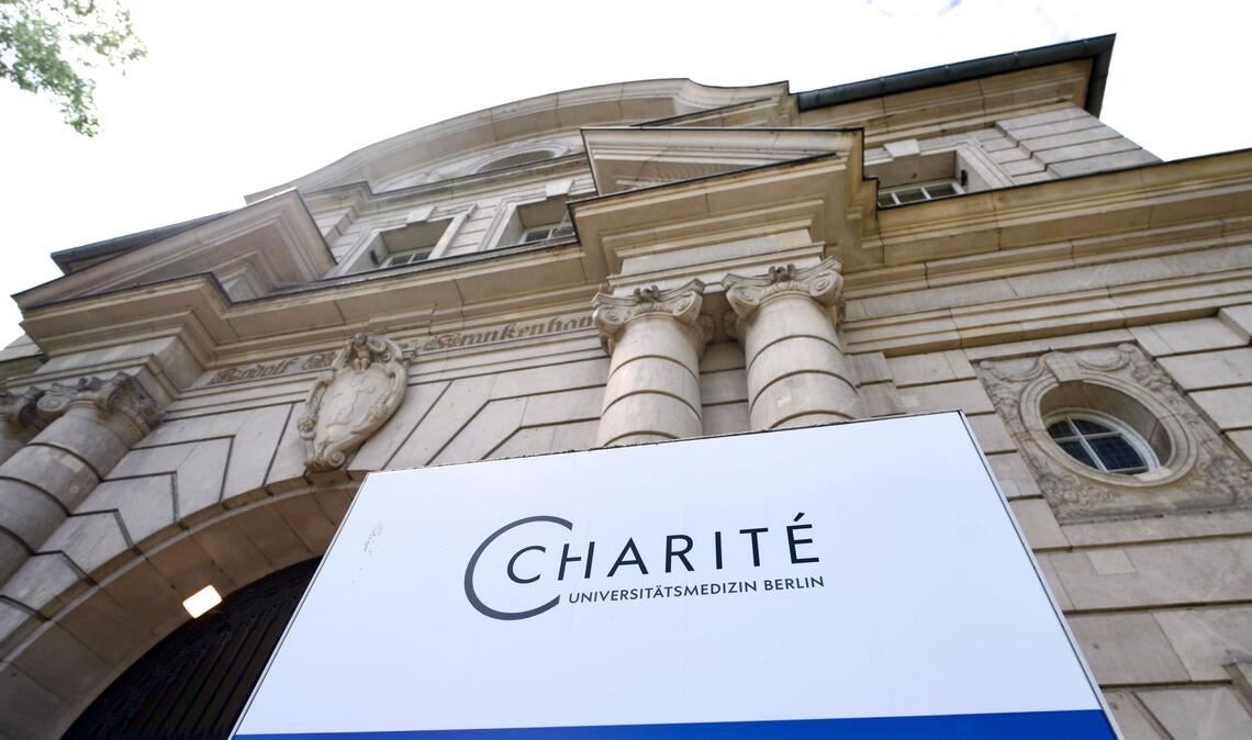 Die Sonderisolierstation der Charité auf dem Campus Virchow-Klinikum ist eine geschlossene und geschützte Einheit, die getrennt vom regulären Klinikbetrieb ist.