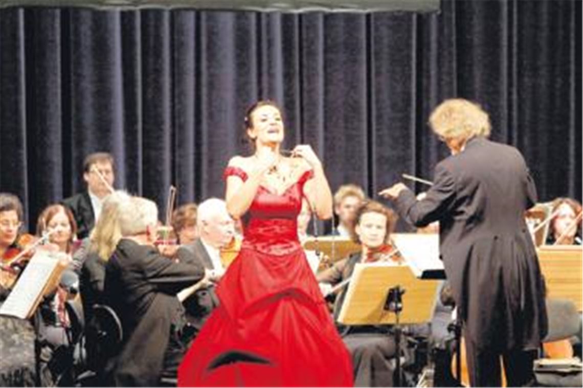 Die Sopranistin Agnieszka Adamczak beglückt das Publikum mit einer glockenhellen Stimme.