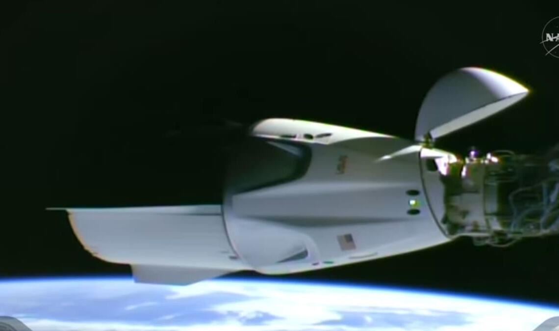 Die SpaceX-Kapsel Crew Dragon mit vier Astronauten an Bord hat an der Internationalen Raumstation ISS angedockt.