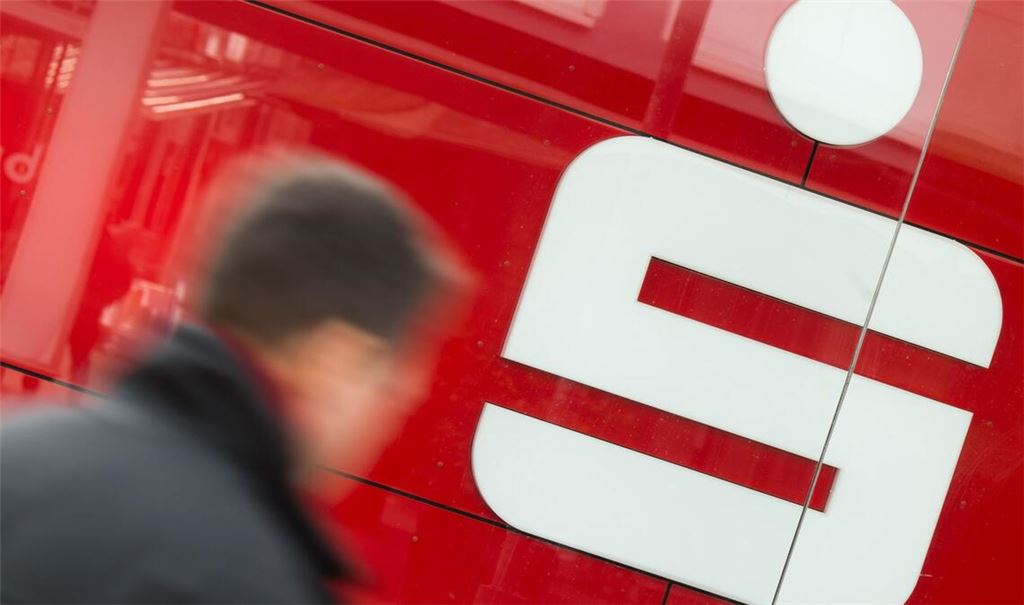 Die Sparkassen führen inzwischen fast acht Millionen Depots für ihre Kundinnen und Kunden. Die öffentlich-rechtlichen Institute sehen aber noch erhebliches Potenzial. (Symbolbild)