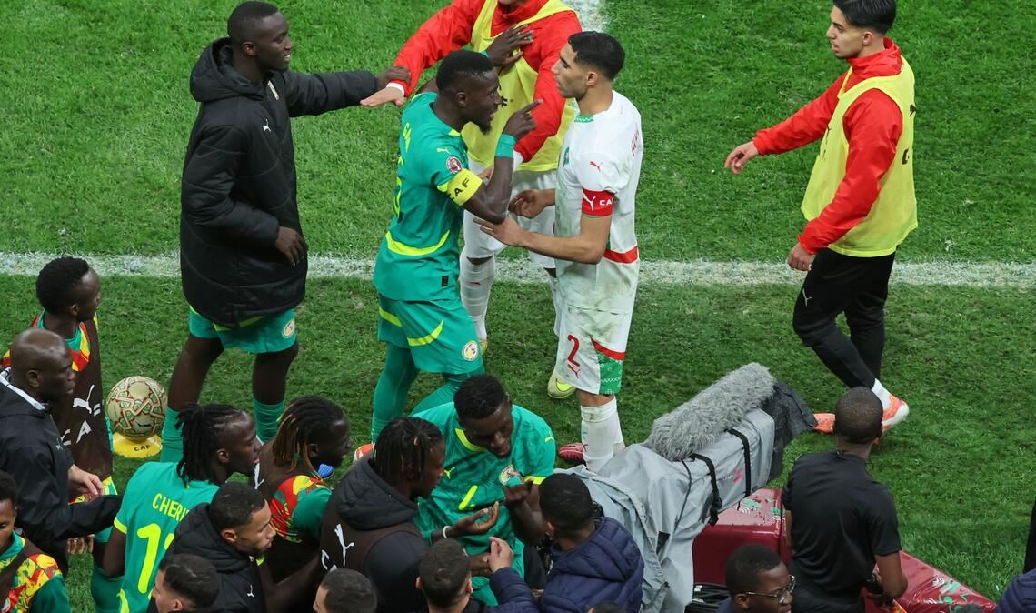 Die Spieler beider Teams gerieten im Finale des Afrika Cups mächtig aneinander. (Archivbild)