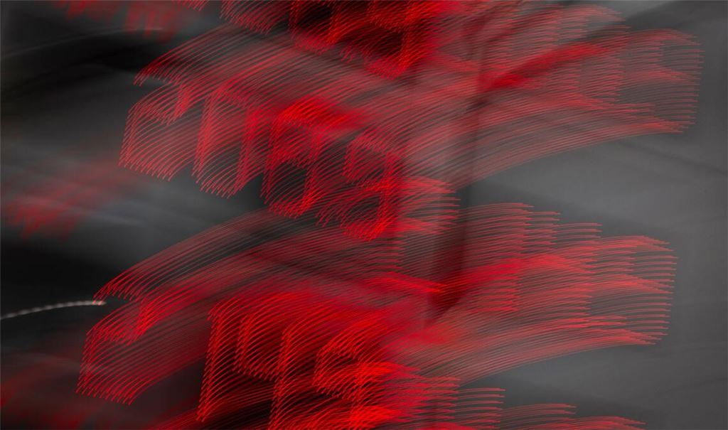 Die Spritpreise schwanken - die Regulierung mit der neuen 12-Uhr-Regel hat einer Studie zufolge die Margen der Mineralölkonzerne gestärkt. (Archivbild)