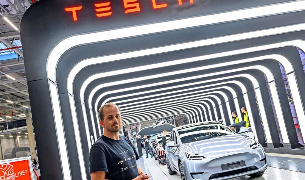 Die Staatsanwaltschaft ermittelt  gegen den Werksleiter des US-Elektroautobauers Tesla in Grünheide bei Berlin, André Thierig (Archivfoto).