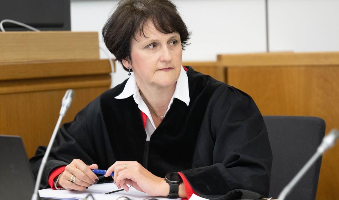 Die Staatsanwaltschaft fordert im Prozess gegen die ehemalige RAF-Terroristin Daniela Klette eine lange Haftstrafe. (Archivbild)