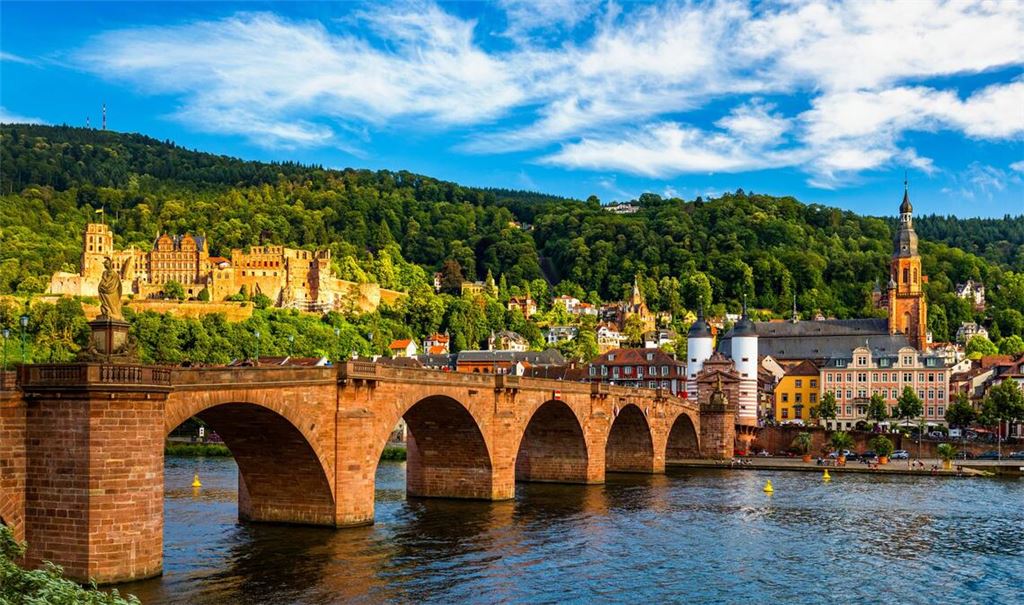 Die Stadt Heidelberg. Die Uni der Stadt will eine Sammlung mit Kulturschätzen aus Nepal zurückgeben (Symbolfoto).