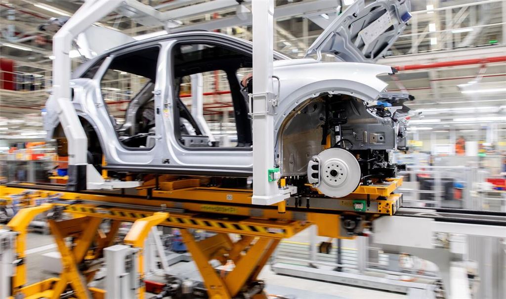 Die Stimmung in der deutschen Autoindustrie ist gesunken, es gibt aber auch positive Signale. (Symbolbild)