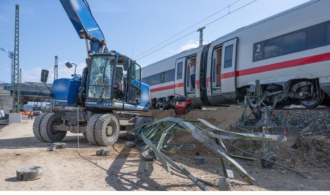 Die Strecke ist weiterhin gesperrt.