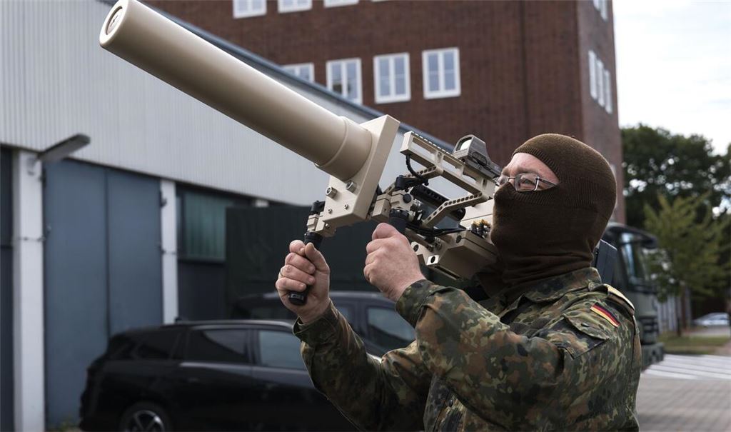 Die Streitkräfte dürfen bei der Abwehr von Drohnen in Zukunft Amtshilfe leisten - notfalls auch mit Waffengewalt. (Archivbild)