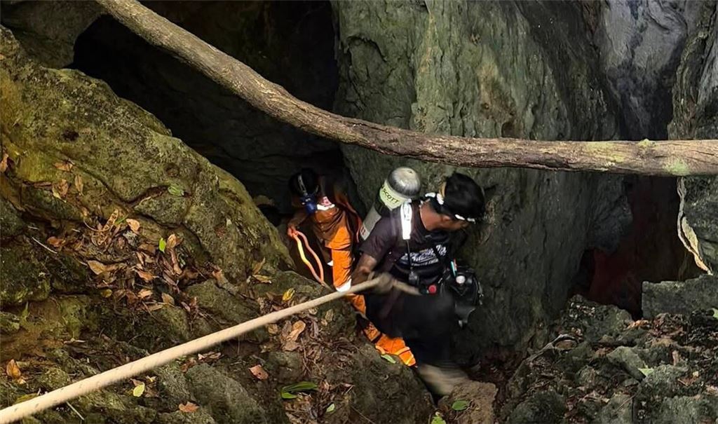 Die Suche in der gefluteten Höhle war extrem schwierig.