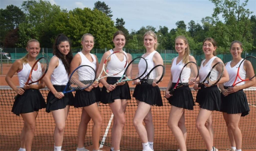 Die TCM-Damen: Laura Cichecki, Friederike Wetzel, Sophia Fischer, Vanessa Wandt, Nele Kaussen, Isabelle Schmidgall, Patricia Schmidgall und Alisa Metz. Foto: privat