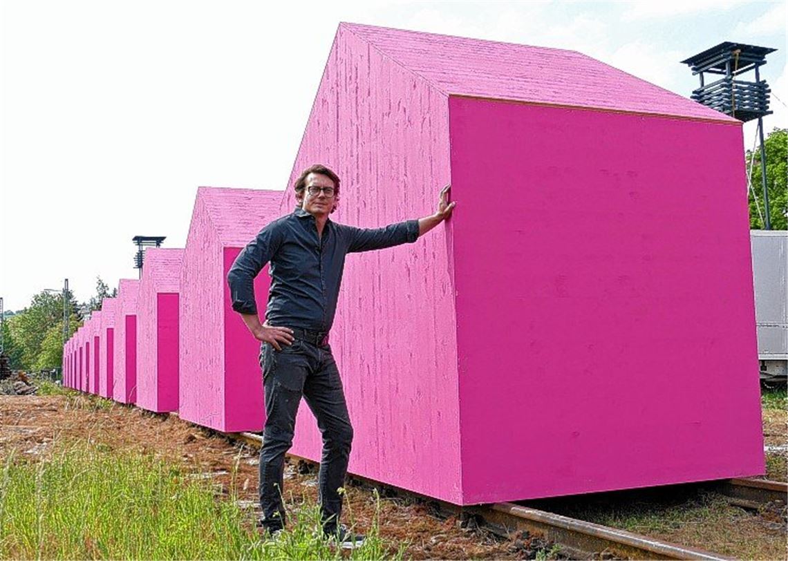 Aktionskünstler Sarow baut Installation ab Aktionskünstler Sarow baut Installation ab