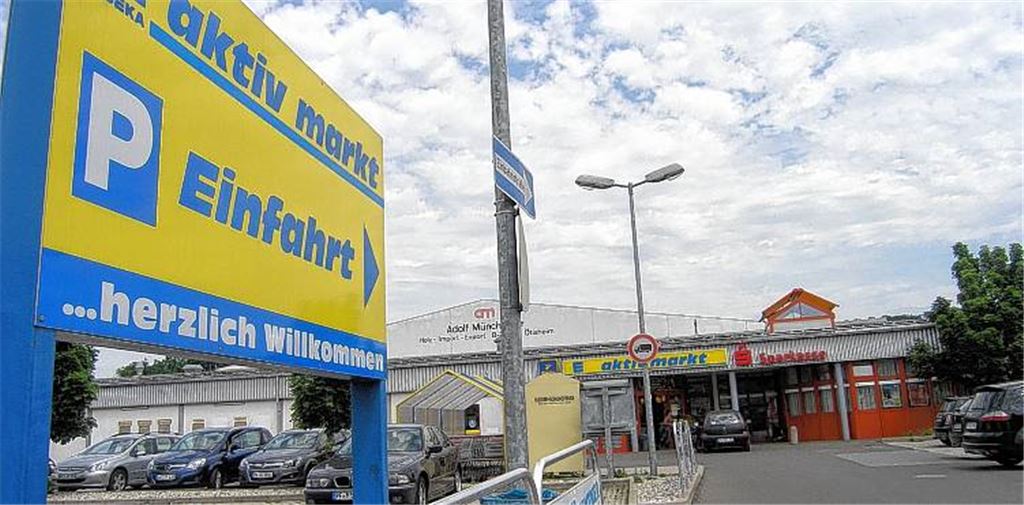 Die Tage des Edeka-Schilds am Eingang des Parkplatzes sind gezählt. Der seitherige Betreiber öffnet am 11. August zum letzten Mal sein Geschäft an der Schlattstraße.