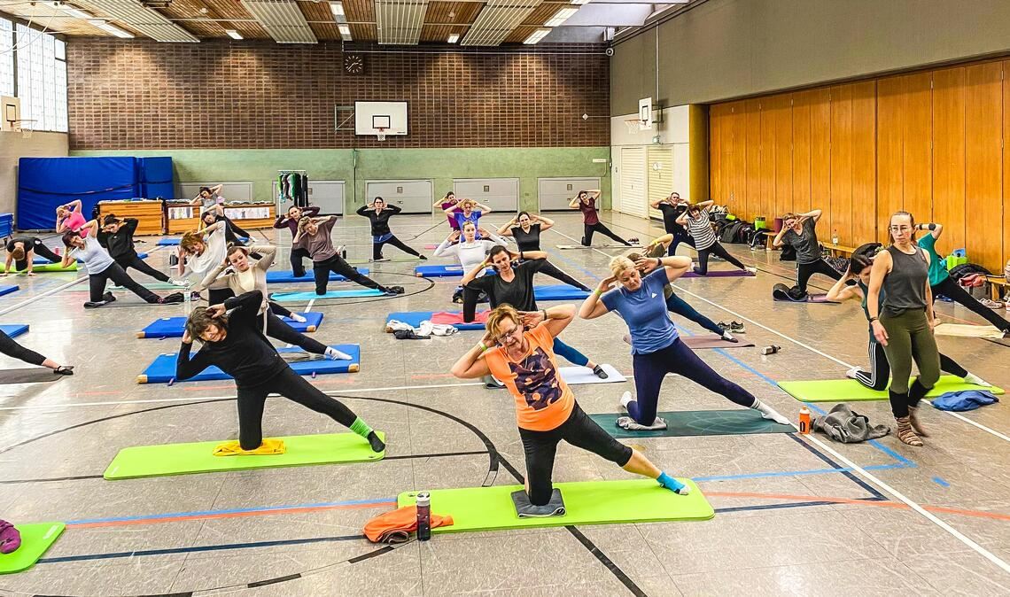 Die Teilnehmer in der Turnhalle. Foto: privat