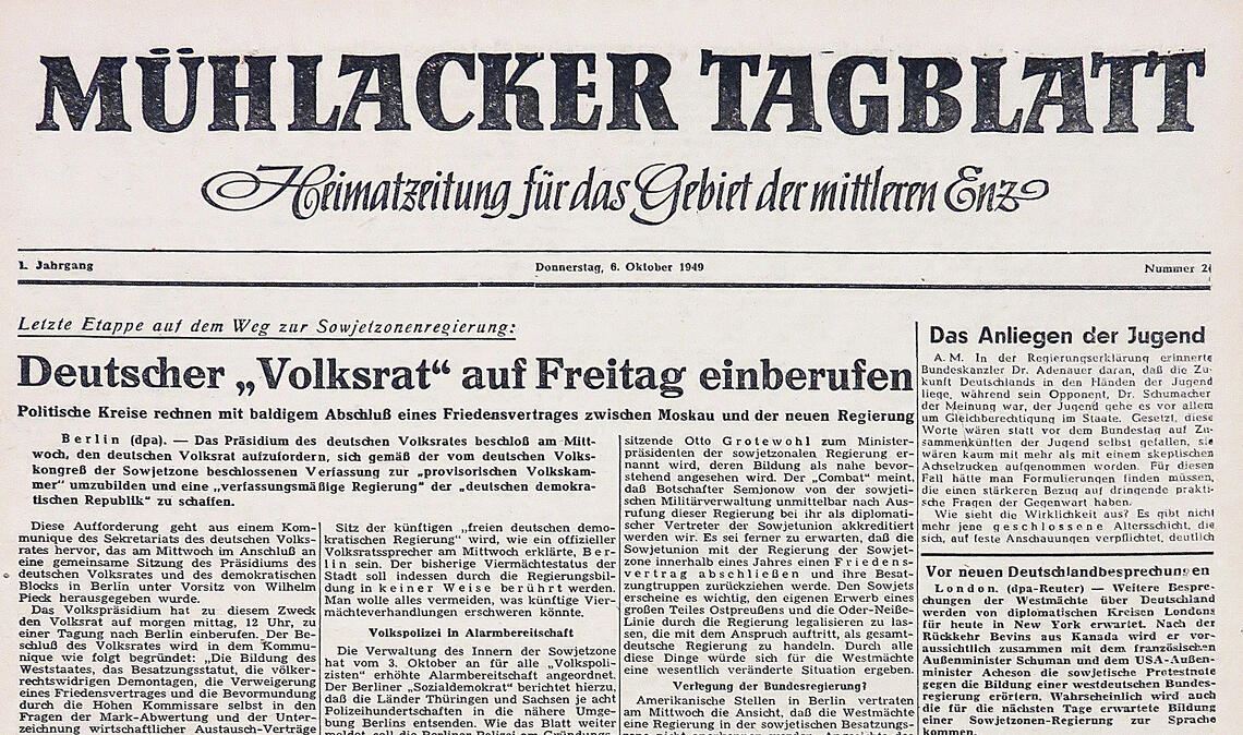 Die Titelseite des Mühlacker Tagblatt vom 6. Oktober 1949 zeigt, wie sich der politische Wiederaufbau im Zeichen der widerstreitenden Interessen von Ost und West vollzieht. Vier Wochen vorher haben sich in Bonn Bundestag und Bundesrat zu ersten Sitzungen getroffen. Fotos: Becker