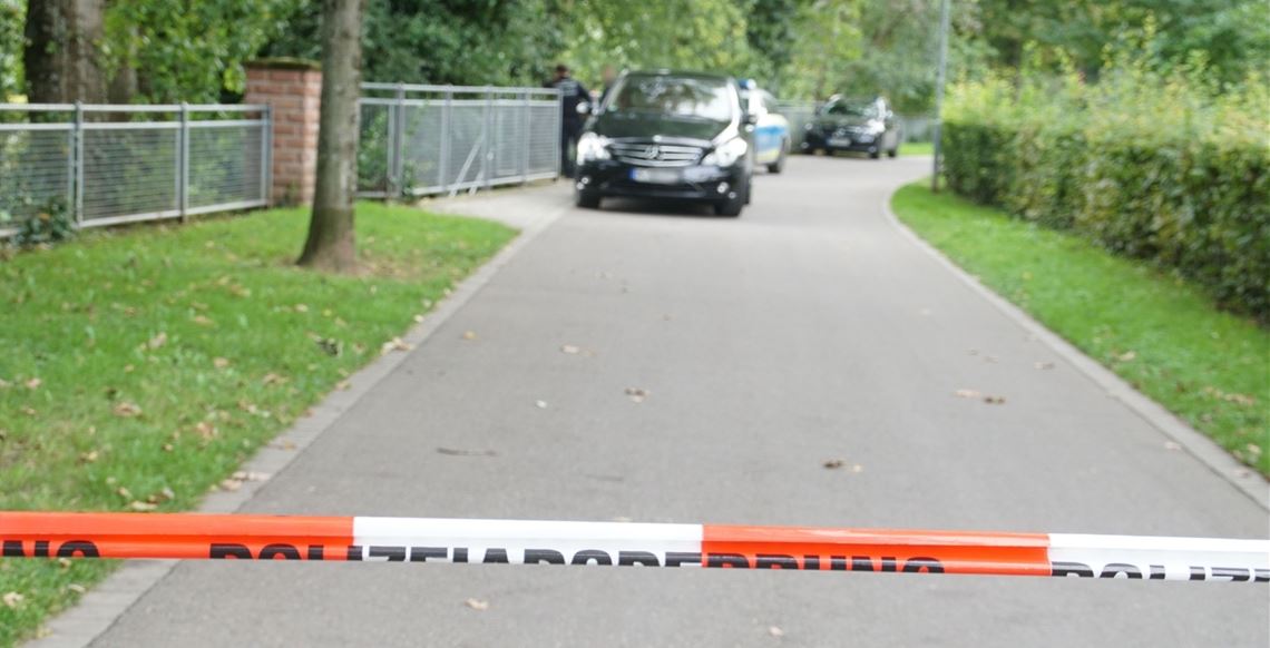 Die Todesursache und Identität der Toten aus der Enz sind noch nicht geklärt. Die Rechtsmedizin wurde eingeschaltet.Fotos: sdmg