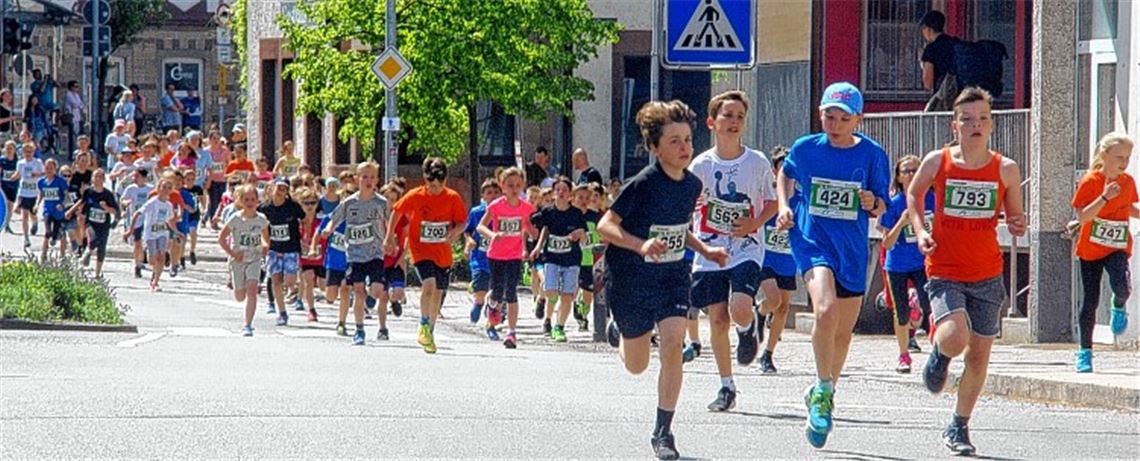 Start-Ziel-Sieg beim Illinger Volkslauf