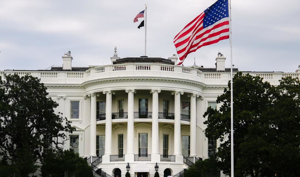 Die US-Regierung schränkt die Bewegungsfreiheit von Journalisten auf dem Gelände des Weißen Hauses weiter ein.