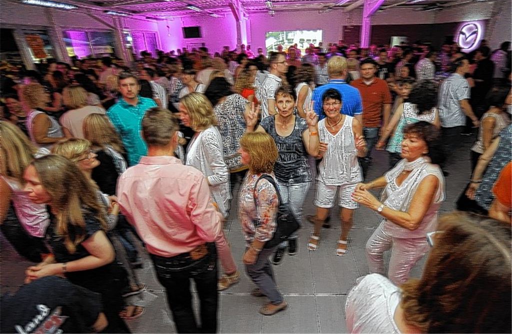 Autohaus wird zur Partymeile