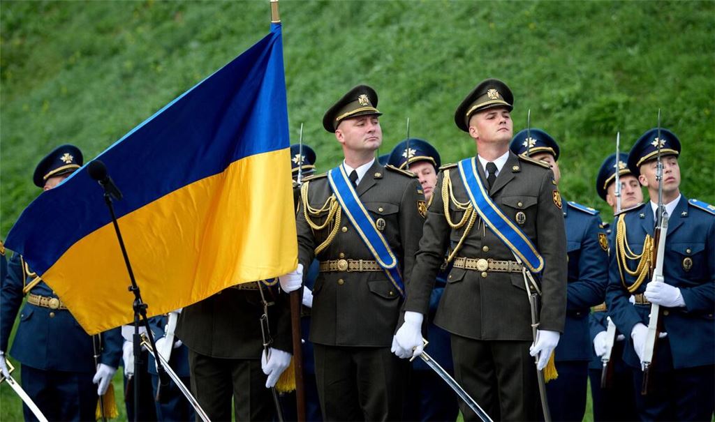 Die Ukraine geht am Samstag den Tag ihrer Nationalflagge. Am Sonntag ist Unabhängigkeitstag.