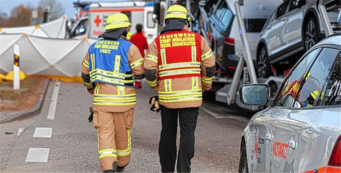 Autofahrer pöbeln Feuerwehrleute an