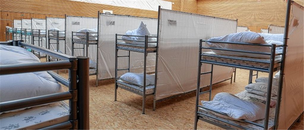 Notlösung: Zelte für Flüchtlinge