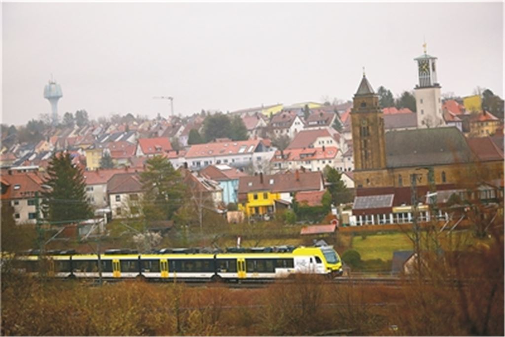 Die VPE-Tickets für den öffentlichen Personennahverkehr in Pforzheim und dem Enzkreis kosten ab Mitte Dezember mehr – und das betrifft auch Bahnpendler in Mühlacker. Archivfoto: Eier