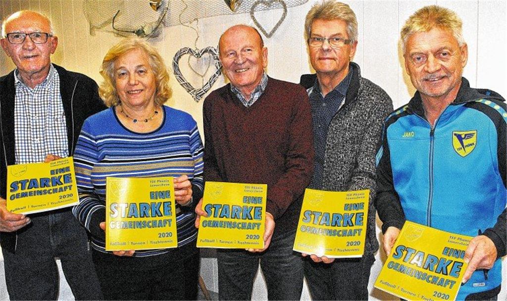 Jahrbuch hilft beim Ballkauf