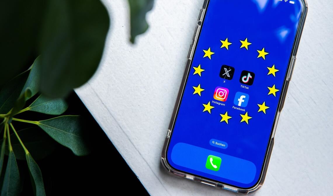Die Verifikations-App könnte es auch ermöglichen, anonym zu prüfen, wie alt potenzielle Nutzerinnen und Nutzer von Apps wie Facebook, Instagram, X und TikTok sind. (Symbolbild)
