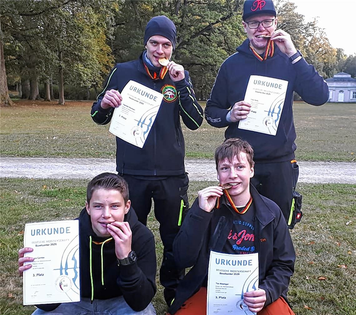 Die VfS-Schützen sind stolz über zwei Gold- und zwei Bronze-Medaillen bei der DM.Foto: privat
