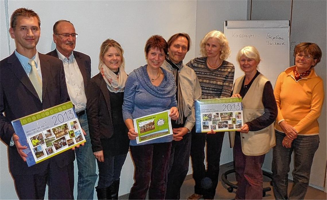 Die Vorsitzende des neuen Tansania-Partnerschaftsvereins, Angela Gewiese (3. v. li.), im Kreis ihrer Mitstreiter.