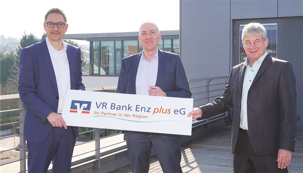 Die Vorstandsmitglieder Ulf Meißner, Jürgen Wankmüller und Armin Kühn (v.li.) freuen sich über ein gutes GeschäftsjahrFoto: Roller