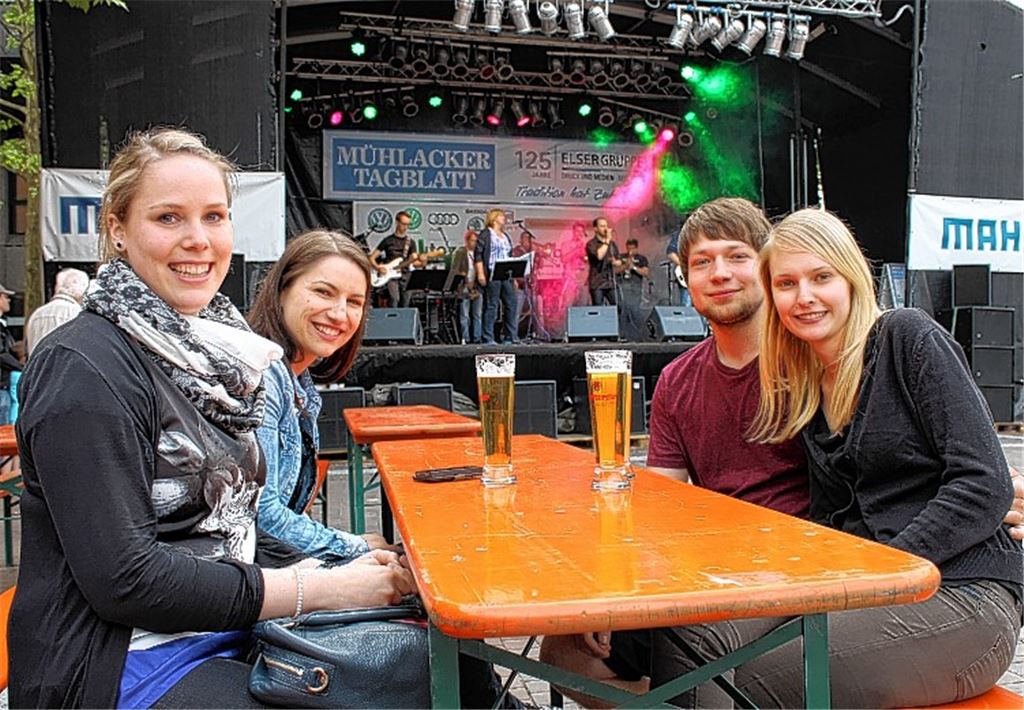 Die XXL Partyband, präsentiert vom Mühlacker Tagblatt, macht den Anfang, die Formation „Human“ legt nach: Nach einem Bummel über die Bahnhofstraße oder die Gartenschau ist der Kelterplatz die erste Anlaufstelle am Samstagabend.