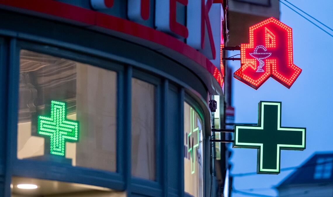 Die Zahl der Apotheken ist seit Jahresbeginn weiter gesunken. (Archivbild)