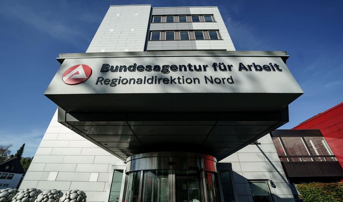 Die Zahl der Arbeitslosen in Deutschland ist im März im Vergleich zum Vormonat um 49.000 gesunken. (Symbolbild)