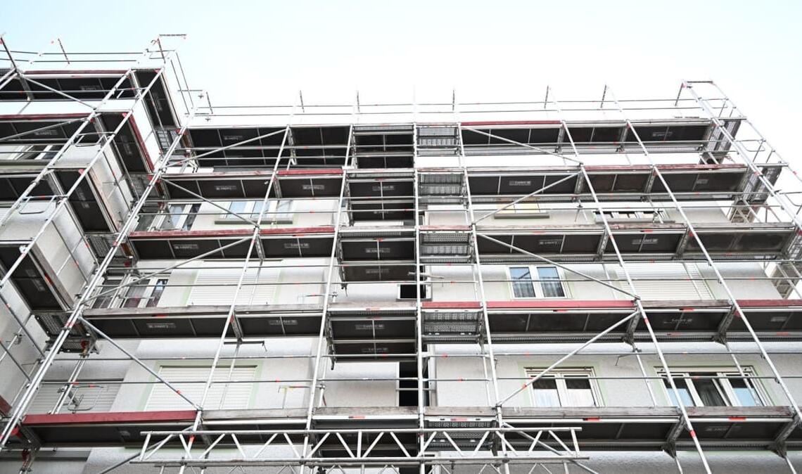 Die Zahl der Baugenehmigungen ist mit Blick auf die Wohnungsnot in vielen Städten ein wichtiger Indikator.