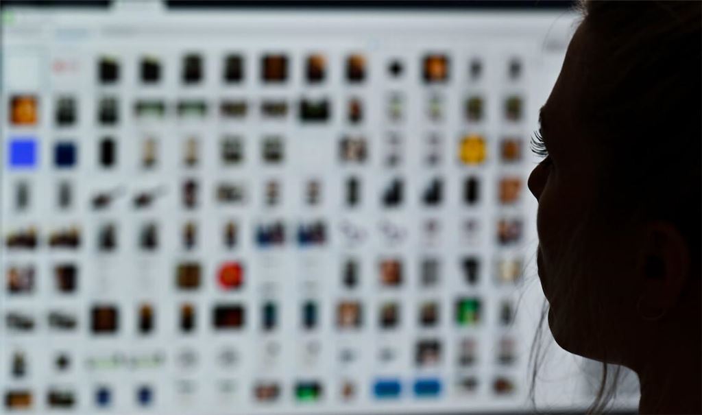 Die Zahl der Beschwerden über kriminelle Inhalte im Internet in Deutschland ist im vergangenen Jahr auf einen neuen Rekordwert gestiegen. (Archivbild)