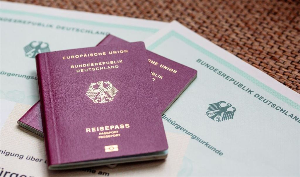 Die Zahl der Einbürgerungen ist zuletzt gestiegen. (Symbolbild)
