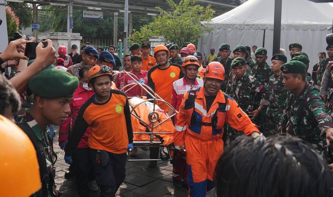 Die Zahl der Toten ist am Tag nach dem Unglück weiter gestiegen.
