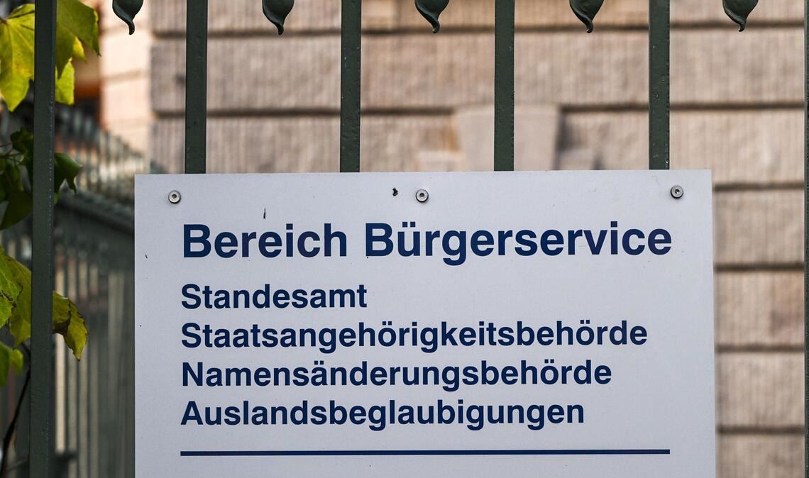 Die Zahl der geänderten Geschlechtseinträge geht wieder deutlich zurück. Kommunen klagen dennoch über Mehrarbeit.