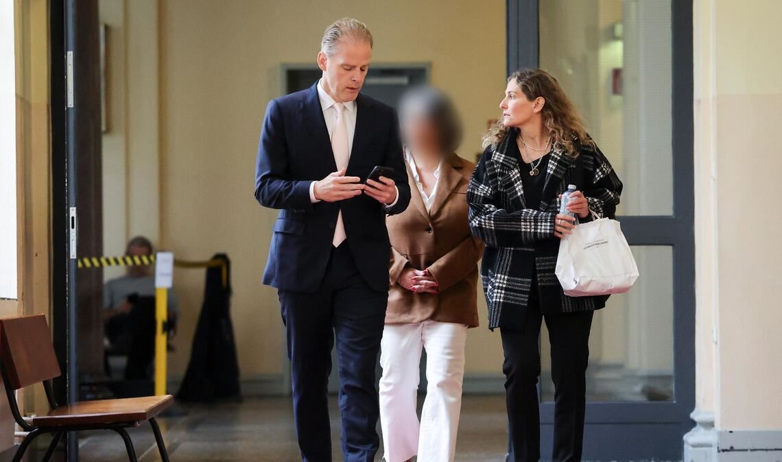 Die Zeugin (Mitte) hatte sich mit Christina Block angefreundet.