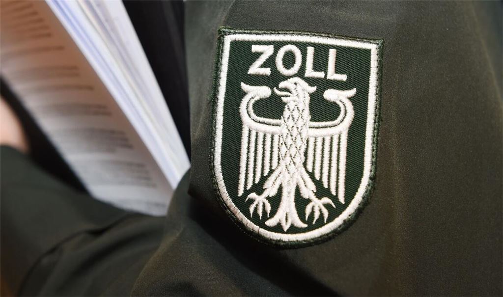 Die Zollbeamten fanden die Drogen bereits Ende März (Symbolbild).