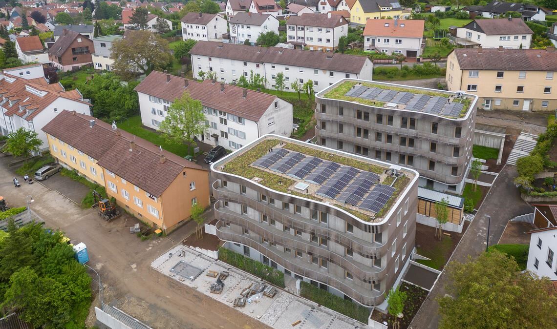 Die Zukunftshäuser der Hoffnungsträgerstiftung im Sperberweg in Dürrmenz verfügen über 20 Wohnungen. Fotos: Fotomoment