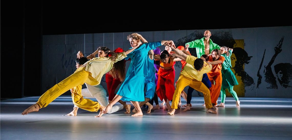 Mauern einreißen und wieder aufbauen Die Zuschauer des Stücks „Beethoven. Unerhört. Grenzenlos“ sehen im Theater Pforzheim eine interessante und originelle Aufführung.Foto: Theater Pforzheim/Andrea D’Aquino