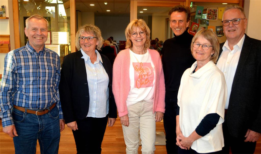 Die aktive Vorstandschaft mit den Geschäftsführern: Schriftführer Bernd Brückner (v.li.), Schatzmeisterin Silke Jaggy, zweite Vorsitzende Isolde Dohle, Martin Möhrmann und Karin Eckstein sowie Vorsitzender Hans-Georg Eckert. Foto: Stahlfeld