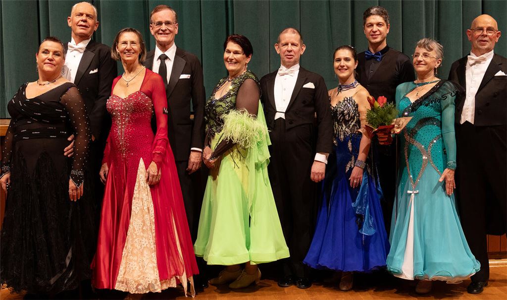 Die aktiven Turnierpaare des TSC Illingen. Foto: privat