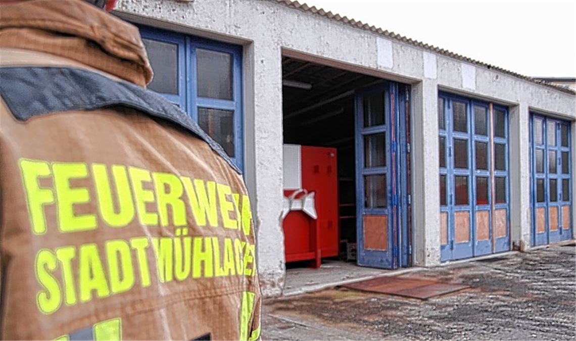 Die alte THW-Halle neben der Feuerwache an der Rappstraße: Im Keller steht Wasser, eine Isolierung fehlt, die Tore sind teilweise kaputt.